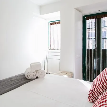Joivy Cosy 1-bed Flat With Balcony In Alfama, Moments From The Port Apartman Lisboa