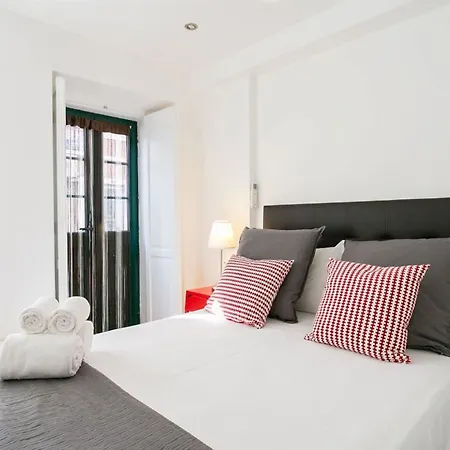 Joivy Cosy 1-bed Flat With Balcony In Alfama, Moments From The Port * Lisbon