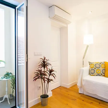 Joivy Cosy 1-bed Flat With Balcony In Alfama, Moments From The Port Appartamento *